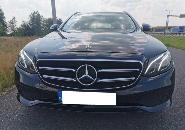 Mercedes-Benz Klasa E cena 145000 przebieg: 106000, rok produkcji 2019 z Szczawno-Zdrój małe 106